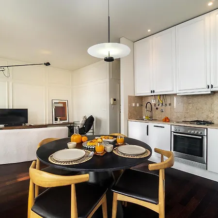 Whome Modern Retreat In Vibrant Bairro Alto 리스본