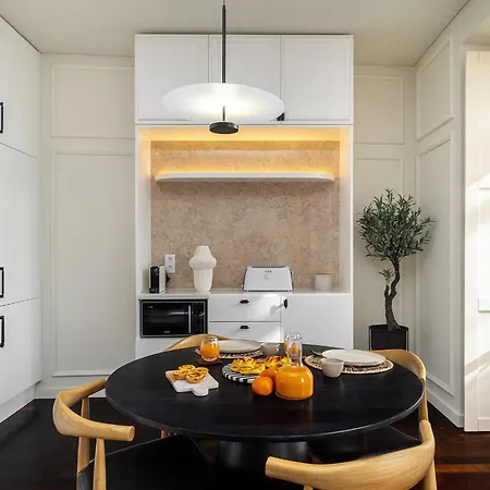 Whome Modern Retreat In Vibrant Bairro Alto